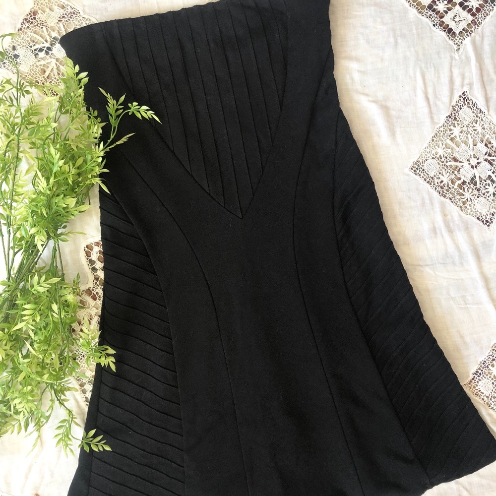 Little Black Dress Strapless M Stretch Bra Liner Geometric Cut MODA Cocktail